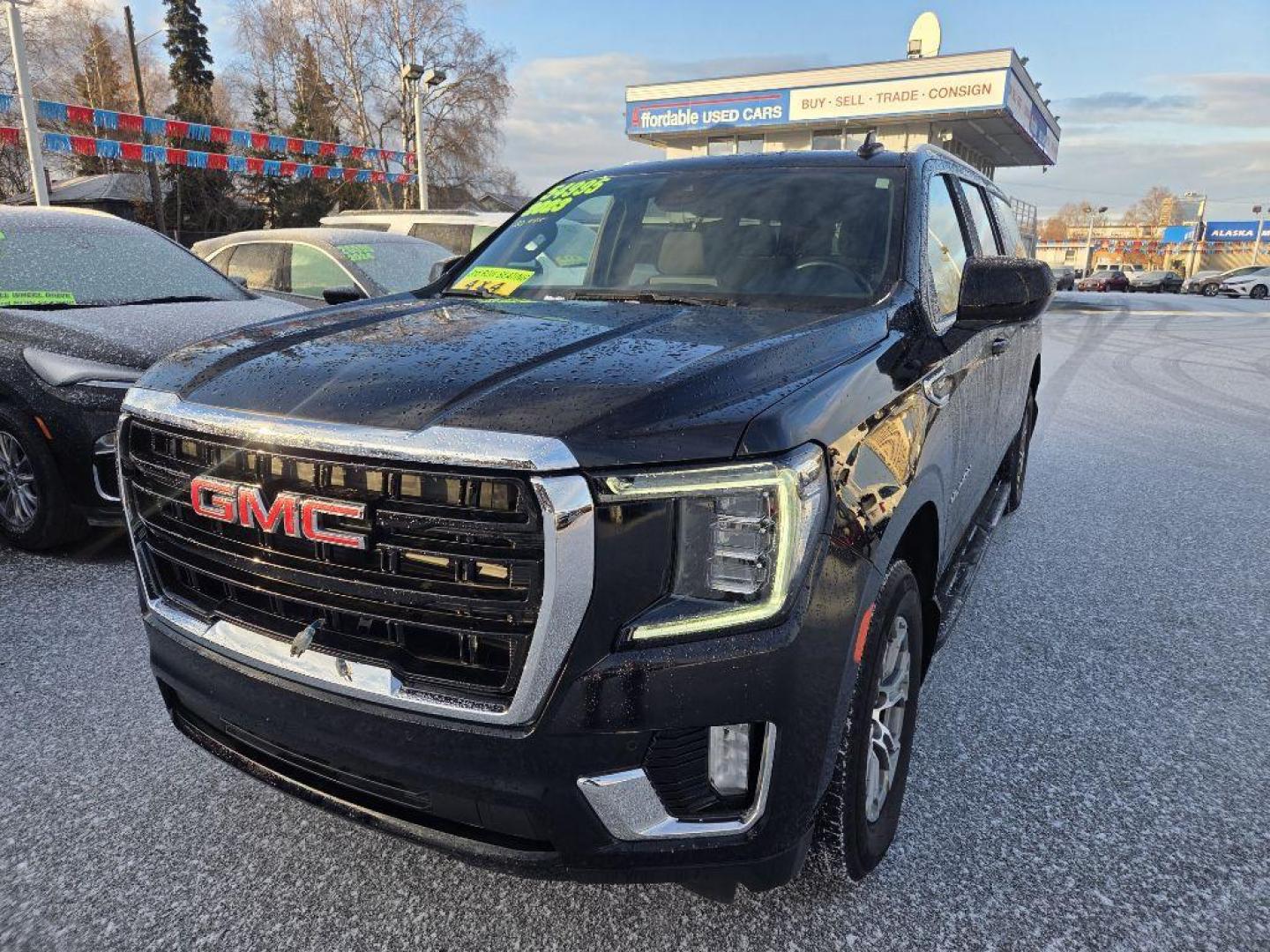 2023 BLACK GMC YUKON XL 1500 SLE (1GKS2FKD5PR) with an 5.3L engine, Automatic transmission, located at 929 East 8th Ave, Anchorage, AK, 99501, (907) 274-2277, 61.214783, -149.866074 - Photo#0