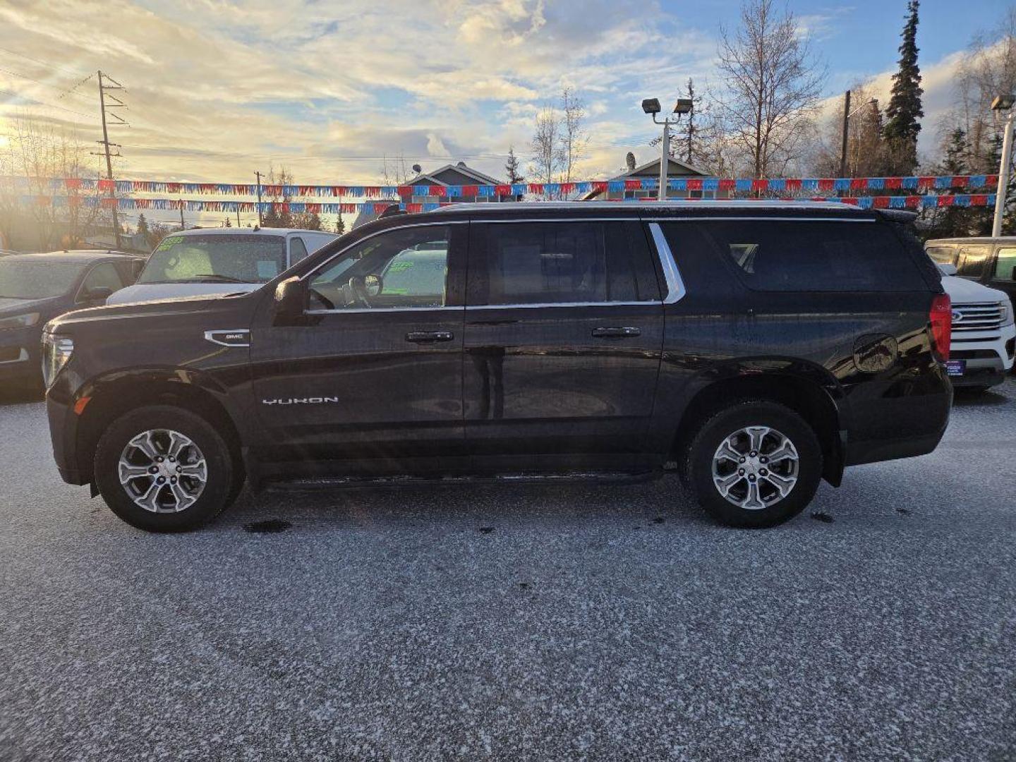 2023 BLACK GMC YUKON XL 1500 SLE (1GKS2FKD5PR) with an 5.3L engine, Automatic transmission, located at 929 East 8th Ave, Anchorage, AK, 99501, (907) 274-2277, 61.214783, -149.866074 - Photo#1