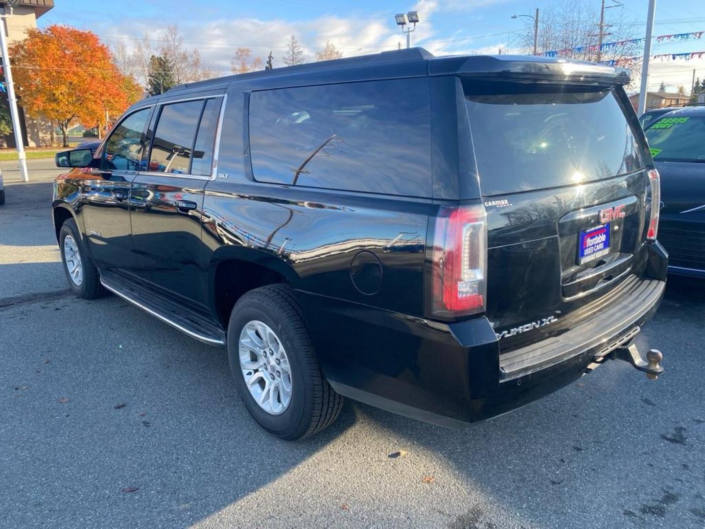 2019 BLACK GMC YUKON XL 1500 SLT (1GKS2GKC0KR) with an 5.3L engine, Automatic transmission, located at 929 East 8th Ave, Anchorage, AK, 99501, (907) 274-2277, 61.214783, -149.866074 - Photo#2