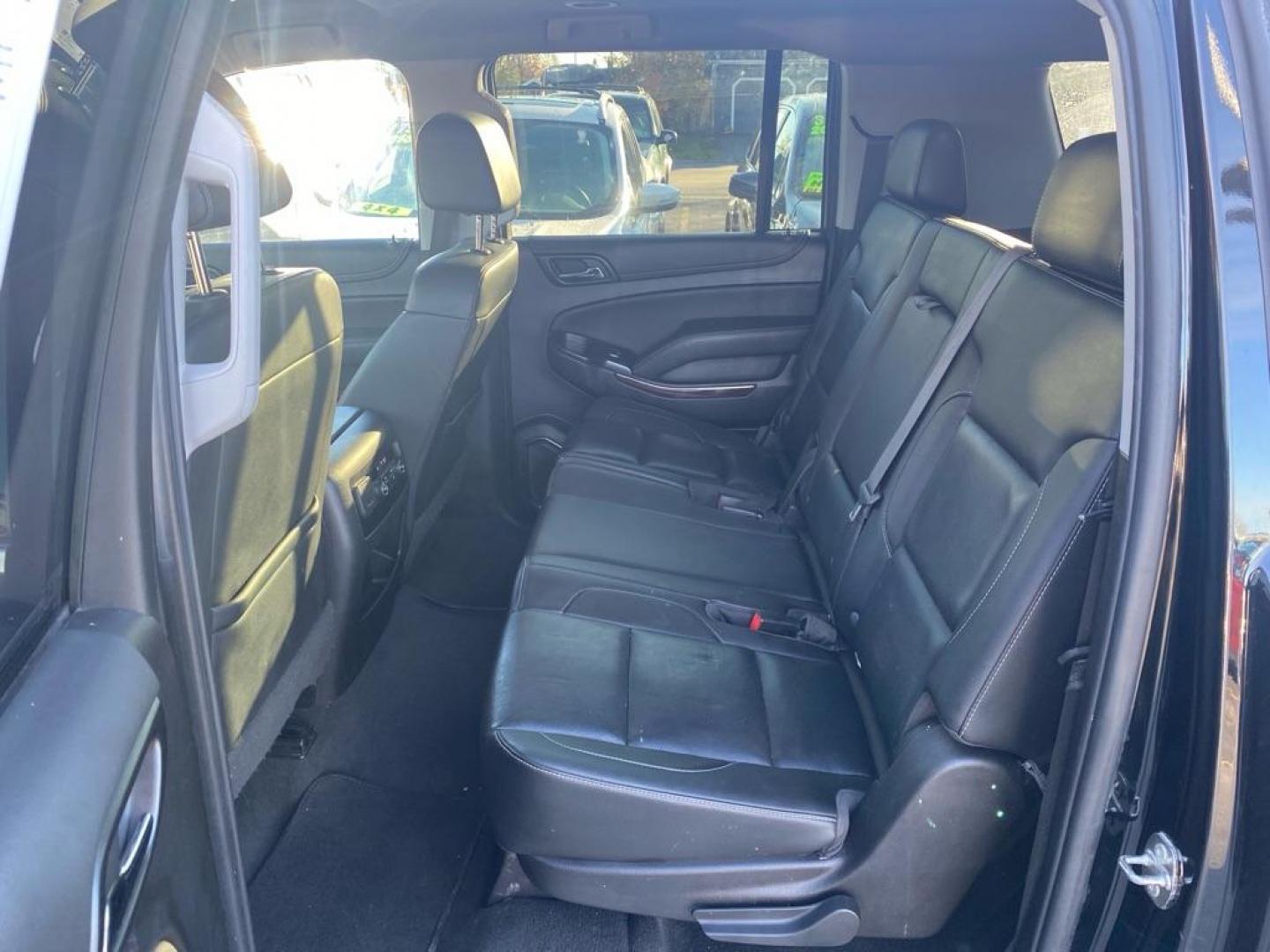 2019 BLACK GMC YUKON XL 1500 SLT (1GKS2GKC0KR) with an 5.3L engine, Automatic transmission, located at 929 East 8th Ave, Anchorage, AK, 99501, (907) 274-2277, 61.214783, -149.866074 - Photo#3