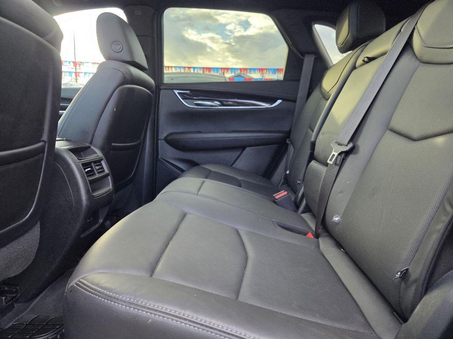 2020 WHITE CADILLAC XT5 PREMIUM LUXURY (1GYKNDRS4LZ) with an 3.6L engine, Automatic transmission, located at 929 East 8th Ave, Anchorage, AK, 99501, (907) 274-2277, 61.214783, -149.866074 - Photo#3