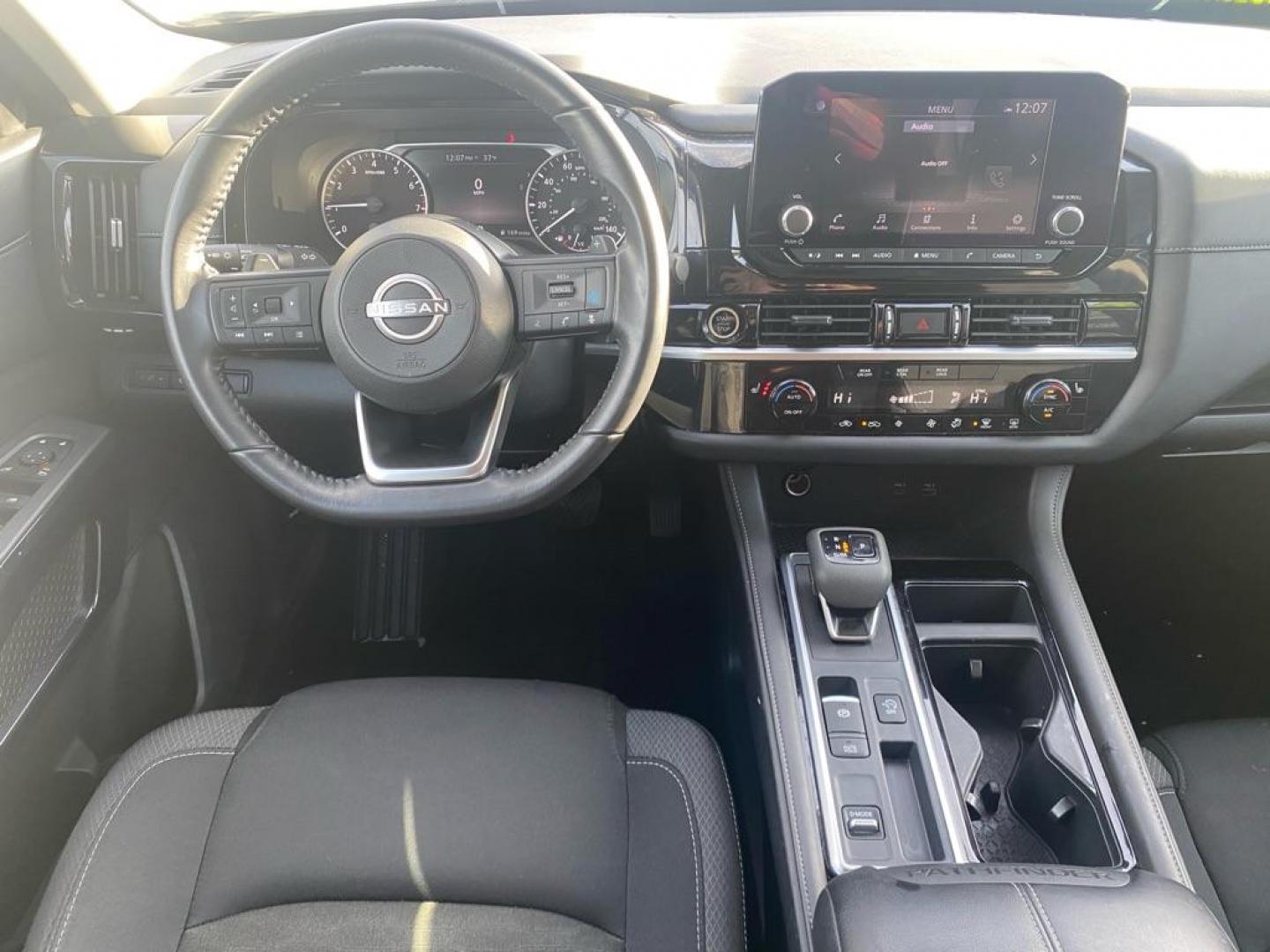 2024 WHITE NISSAN PATHFINDER SV SV (5N1DR3BA8RC) with an 3.5L engine, Automatic transmission, located at 929 East 8th Ave, Anchorage, AK, 99501, (907) 274-2277, 61.214783, -149.866074 - Photo#4