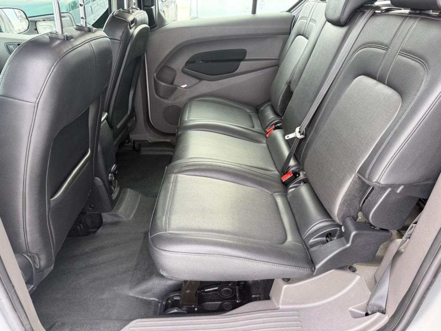 2022 BLUE FORD TRANSIT CONNECT XL (NM0GE9E26N1) with an 2.0L engine, Automatic transmission, located at 929 East 8th Ave, Anchorage, AK, 99501, (907) 274-2277, 61.214783, -149.866074 - Photo#3