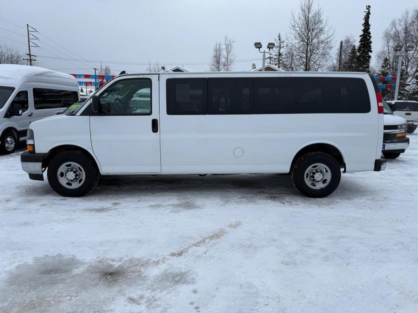 2017 WHITE CHEVROLET EXPRESS G3500 LT (1GAZGPFG9H1) with an 6.0L engine, Automatic transmission, located at 929 East 8th Ave, Anchorage, AK, 99501, (907) 274-2277, 61.214783, -149.866074 - Photo#1