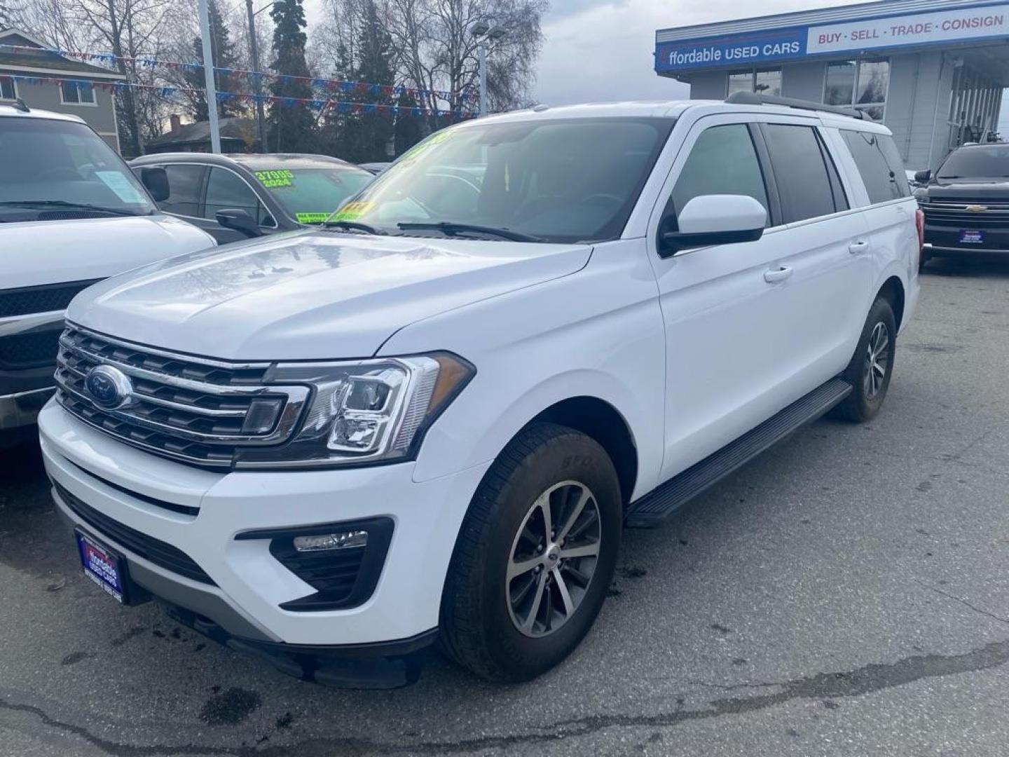 2019 WHITE FORD EXPEDITION MAX XLT (1FMJK1JT7KE) with an 3.5L engine, Automatic transmission, located at 929 East 8th Ave, Anchorage, AK, 99501, (907) 274-2277, 61.214783, -149.866074 - Photo#0