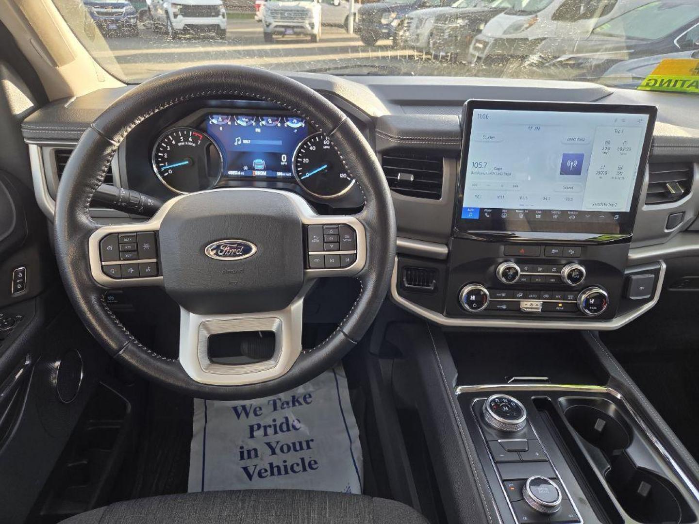 2022 BLACK FORD EXPEDITION XLT (1FMJU1JT7NE) with an 3.5L engine, Automatic transmission, located at 929 East 8th Ave, Anchorage, AK, 99501, (907) 274-2277, 61.214783, -149.866074 - Photo#4