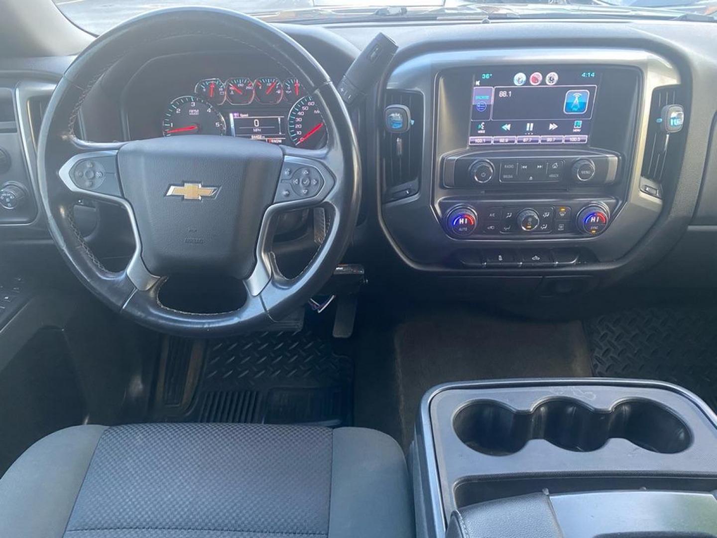 2015 GREEN CHEVROLET SILVERADO 1500 LT (1GCUKREC6FF) with an 5.3L engine, Automatic transmission, located at 929 East 8th Ave, Anchorage, AK, 99501, (907) 274-2277, 61.214783, -149.866074 - Photo#4