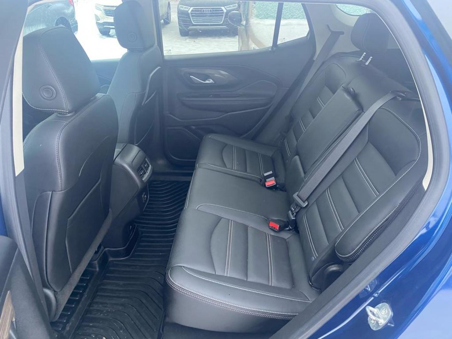 2022 BLUE GMC TERRAIN DENALI (3GKALXEV6NL) with an 1.5L engine, Automatic transmission, located at 929 East 8th Ave, Anchorage, AK, 99501, (907) 274-2277, 61.214783, -149.866074 - Photo#3