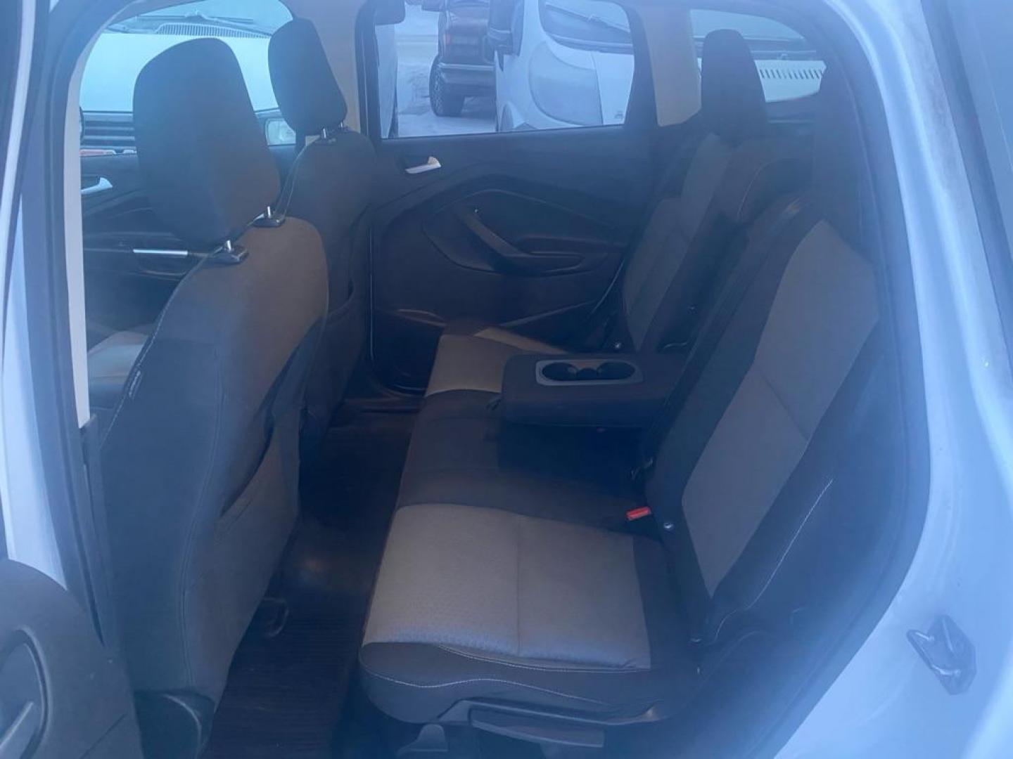 2018 WHITE FORD ESCAPE SE (1FMCU9GD3JU) with an 1.5L engine, Automatic transmission, located at 929 East 8th Ave, Anchorage, AK, 99501, (907) 274-2277, 61.214783, -149.866074 - Photo#3