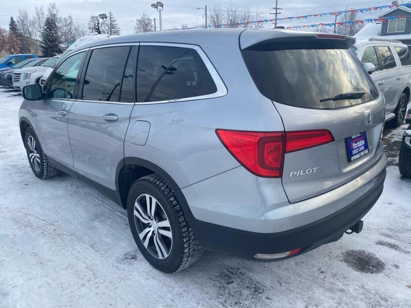 2018 SILVER HONDA PILOT EX (5FNYF6H37JB) with an 3.5L engine, Automatic transmission, located at 929 East 8th Ave, Anchorage, AK, 99501, (907) 274-2277, 61.214783, -149.866074 - Photo#2