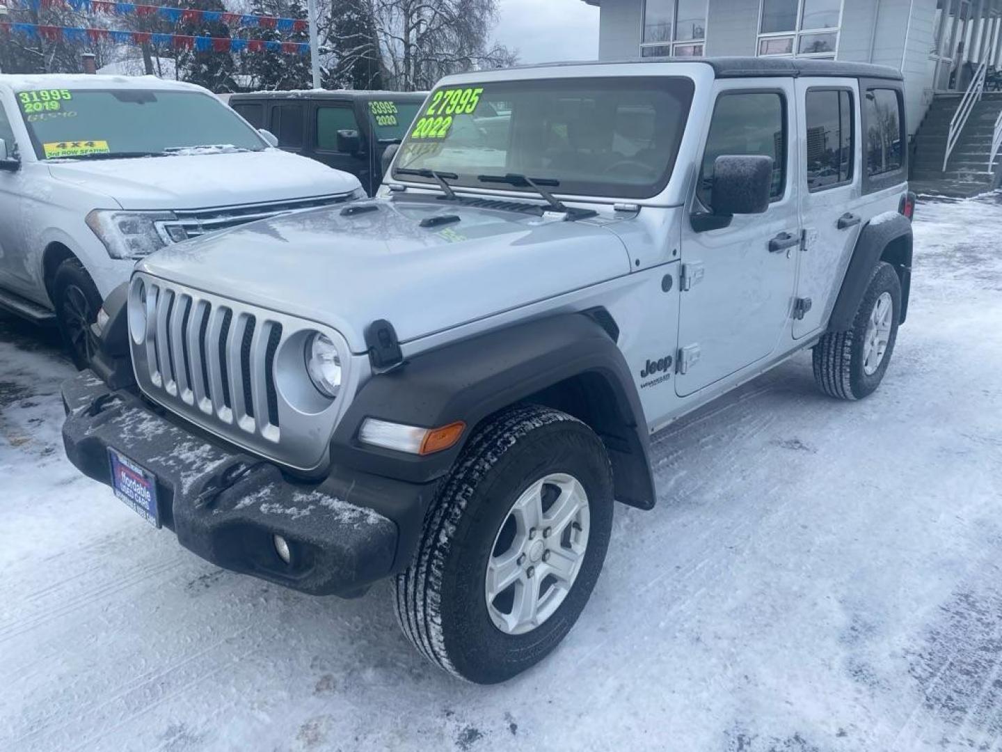 2022 SILVER JEEP WRANGLER UNLIMI SPORT (1C4HJXDG6NW) with an 3.6L engine, Automatic transmission, located at 929 East 8th Ave, Anchorage, AK, 99501, (907) 274-2277, 61.214783, -149.866074 - Photo#0
