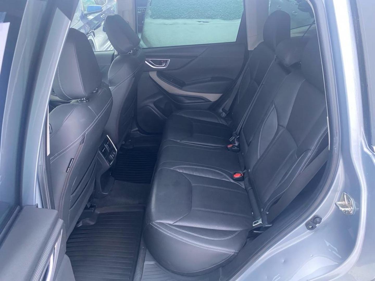 2022 SILVER SUBARU FORESTER LIMITED (JF2SKAPC2NH) with an 2.5L engine, Automatic transmission, located at 929 East 8th Ave, Anchorage, AK, 99501, (907) 274-2277, 61.214783, -149.866074 - Photo#3