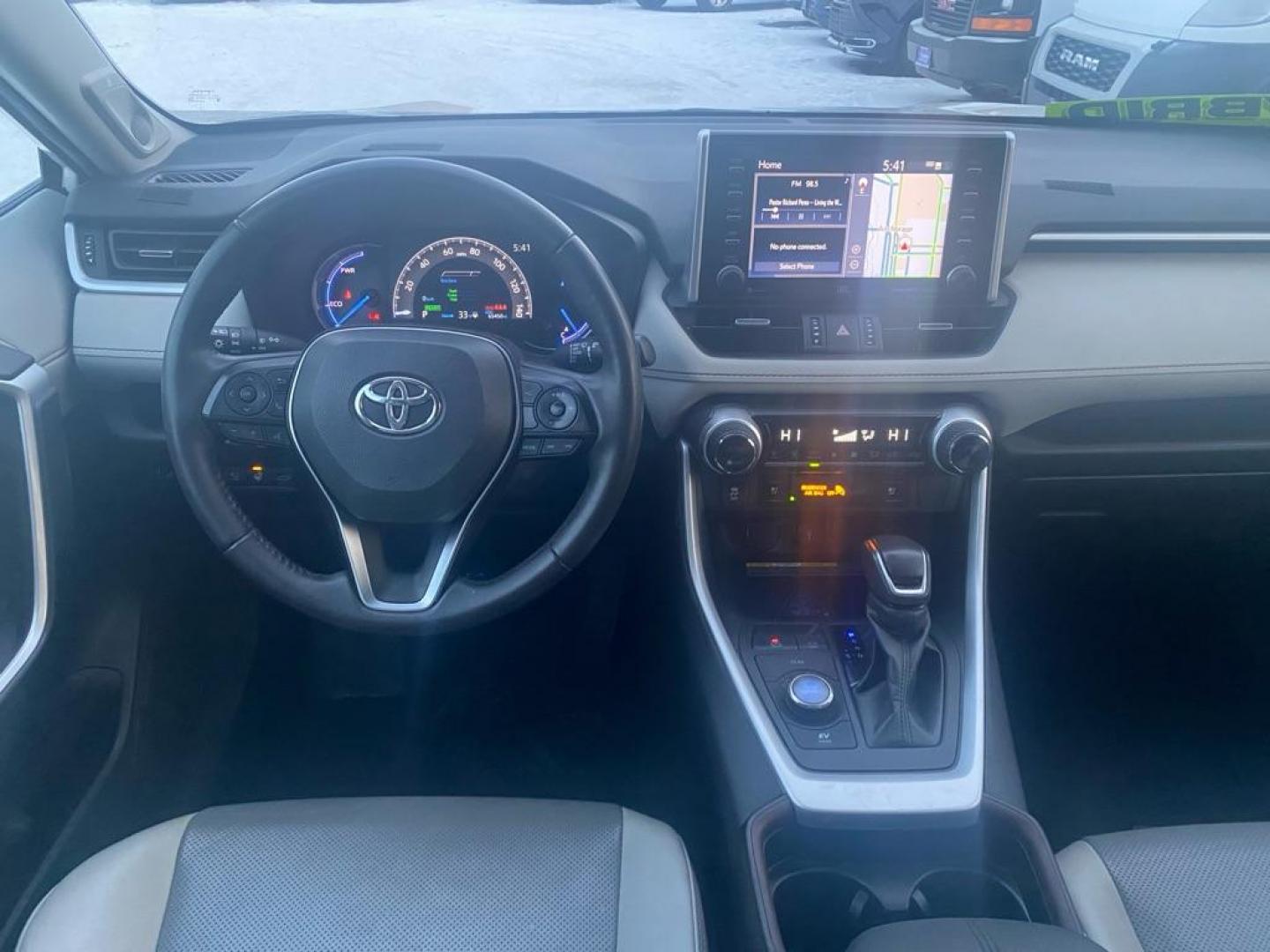 2020 WHITE TOYOTA RAV4 LIMITED (4T3DWRFVXLU) with an 2.5L engine, Continuously Variable transmission, located at 929 East 8th Ave, Anchorage, AK, 99501, (907) 274-2277, 61.214783, -149.866074 - Photo#4