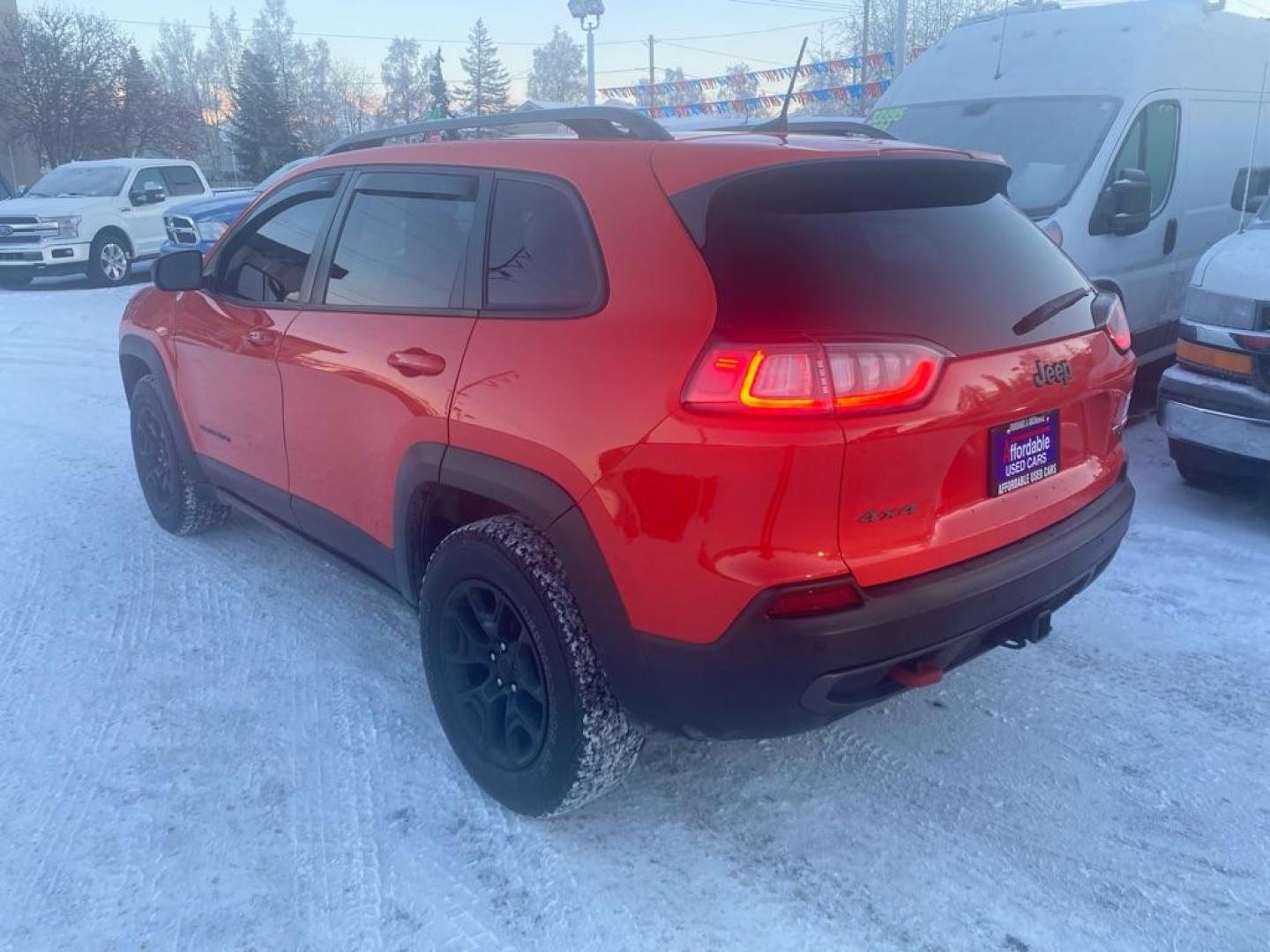 2021 ORANGE JEEP CHEROKEE TRAILHAWK (1C4PJMBX8MD) with an 3.2L engine, Automatic transmission, located at 929 East 8th Ave, Anchorage, AK, 99501, (907) 274-2277, 61.214783, -149.866074 - Photo#2