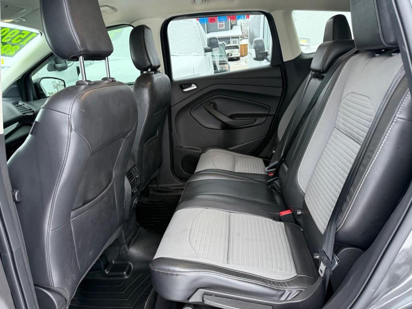2019 GRAY FORD ESCAPE SE (1FMCU9GD1KU) with an 1.5L engine, Automatic transmission, located at 929 East 8th Ave, Anchorage, AK, 99501, (907) 274-2277, 61.214783, -149.866074 - Photo#3
