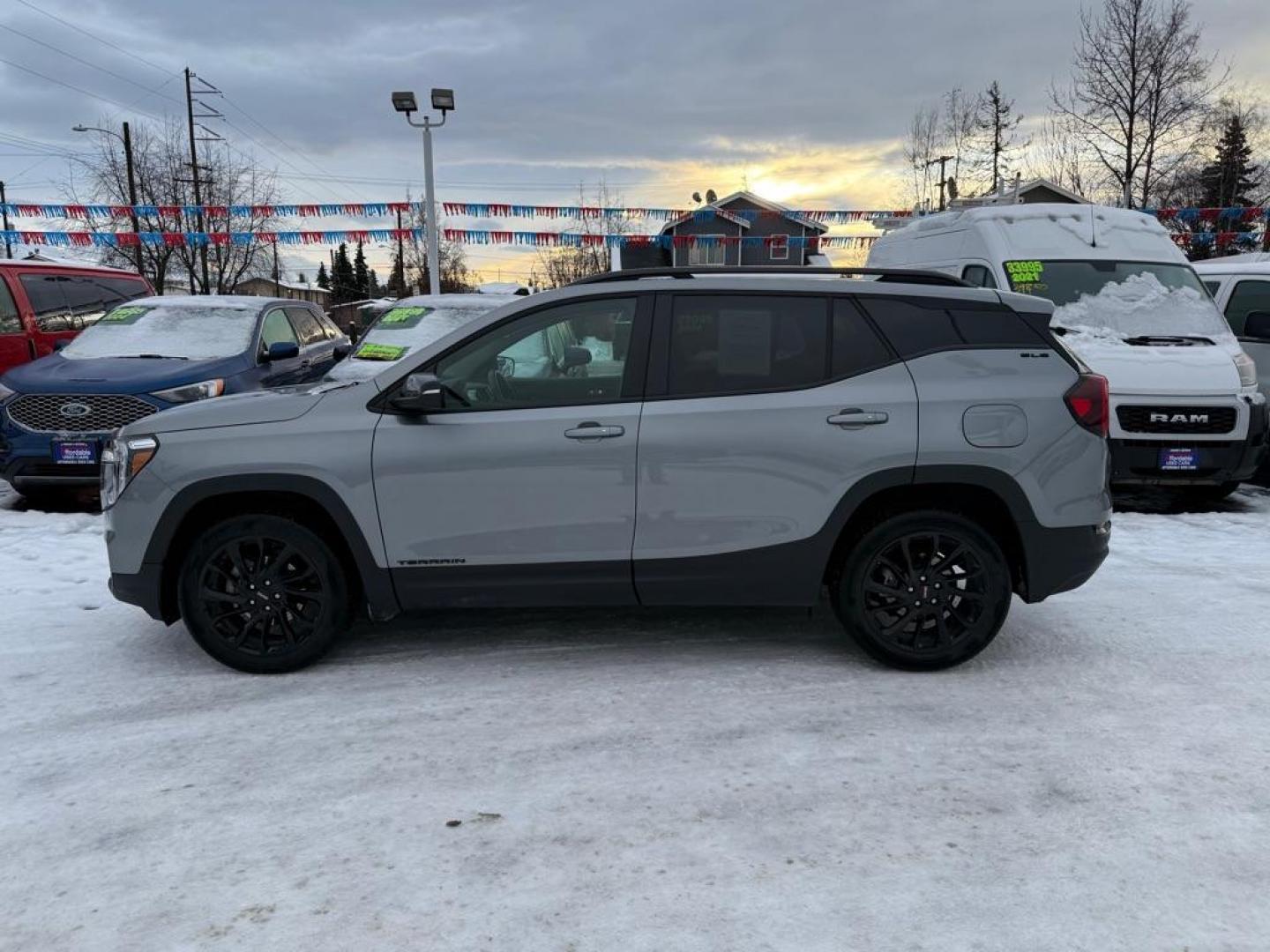 2024 GRAY GMC TERRAIN SLE (3GKALTEG0RL) with an 1.5L engine, Automatic transmission, located at 929 East 8th Ave, Anchorage, AK, 99501, (907) 274-2277, 61.214783, -149.866074 - Photo#1