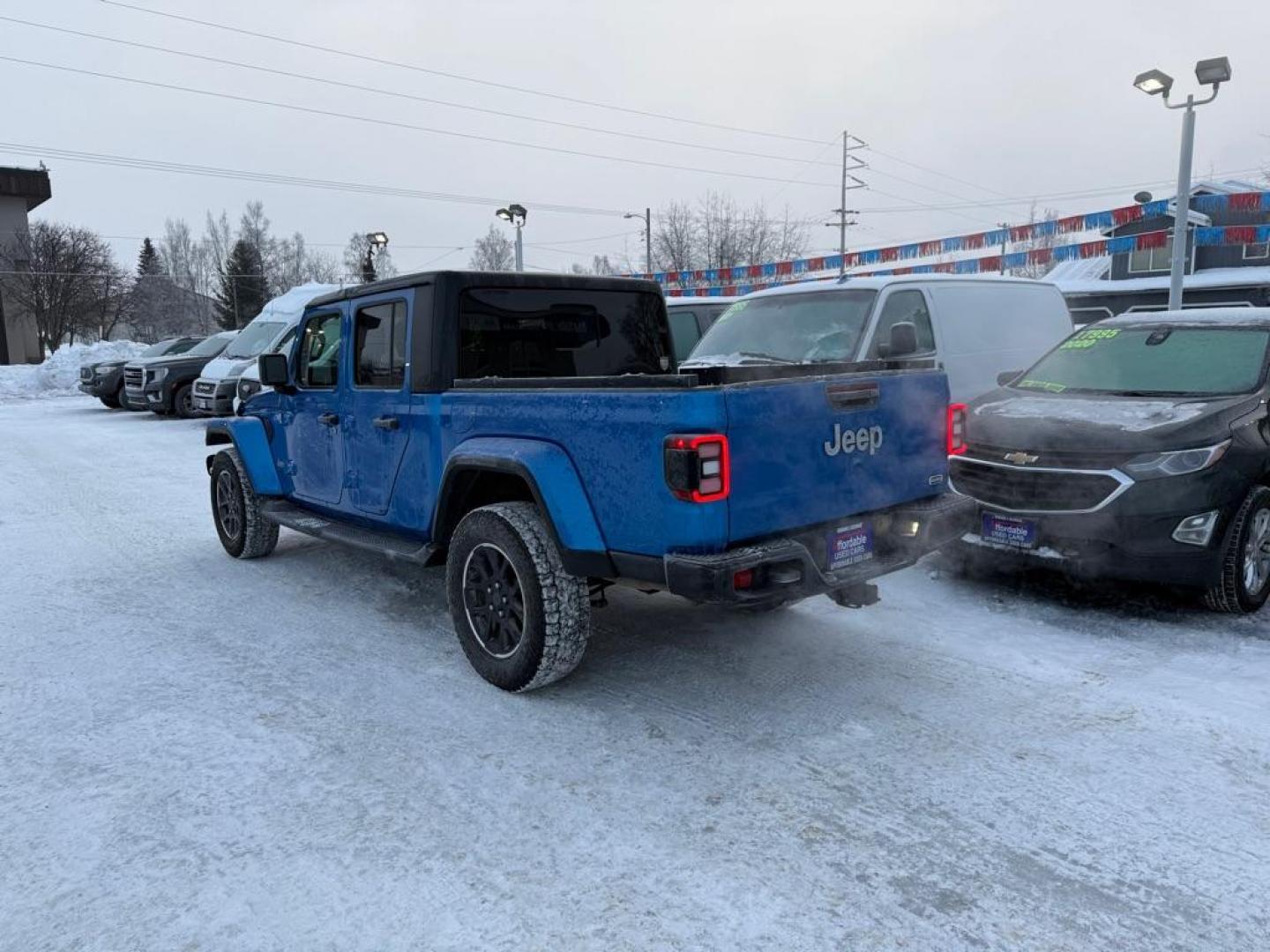 2022 BLUE JEEP GLADIATOR OVERLAND (1C6HJTFG2NL) with an 3.6L engine, Automatic transmission, located at 929 East 8th Ave, Anchorage, AK, 99501, (907) 274-2277, 61.214783, -149.866074 - Photo#2