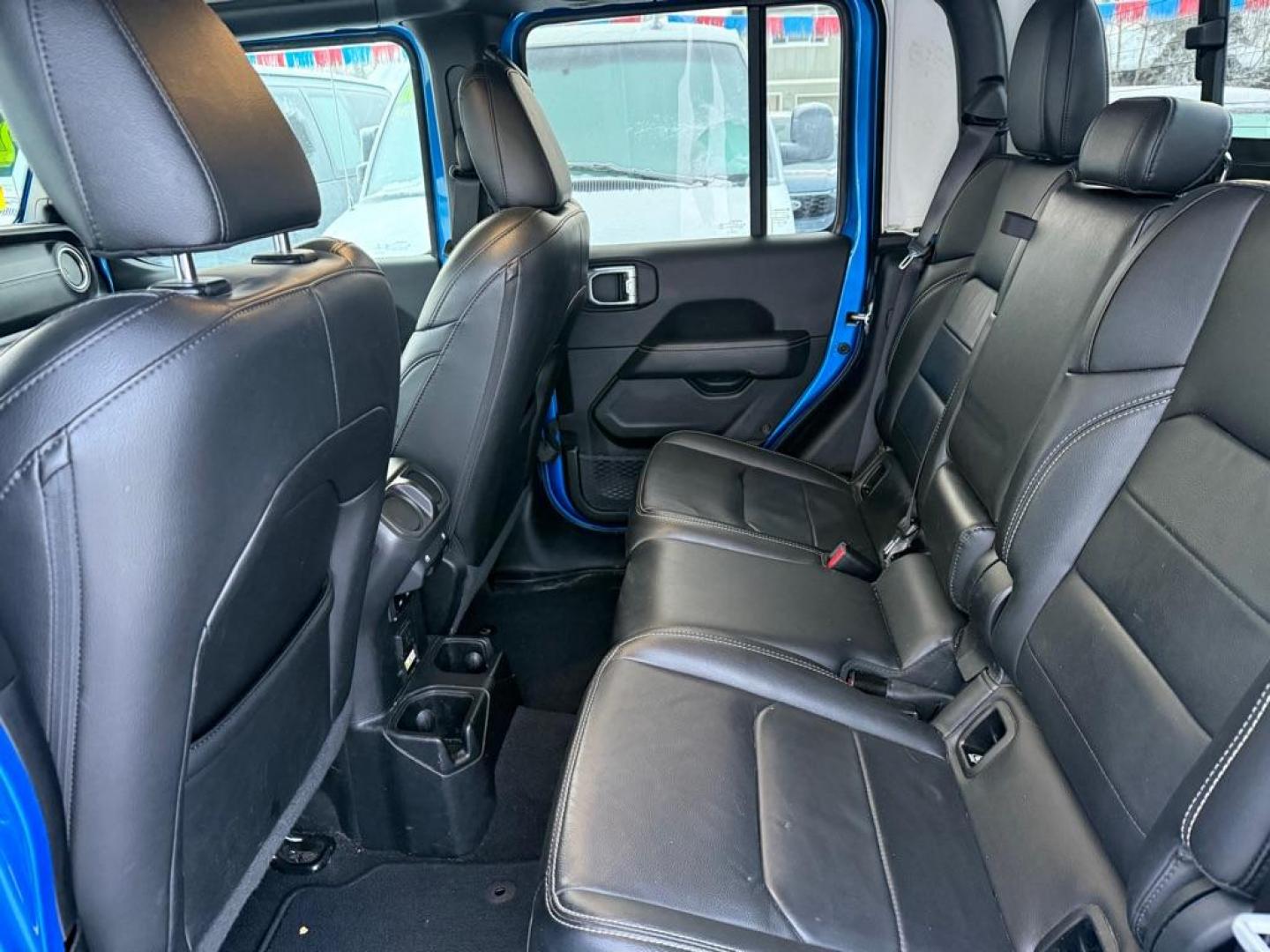 2022 BLUE JEEP GLADIATOR OVERLAND (1C6HJTFG2NL) with an 3.6L engine, Automatic transmission, located at 929 East 8th Ave, Anchorage, AK, 99501, (907) 274-2277, 61.214783, -149.866074 - Photo#3