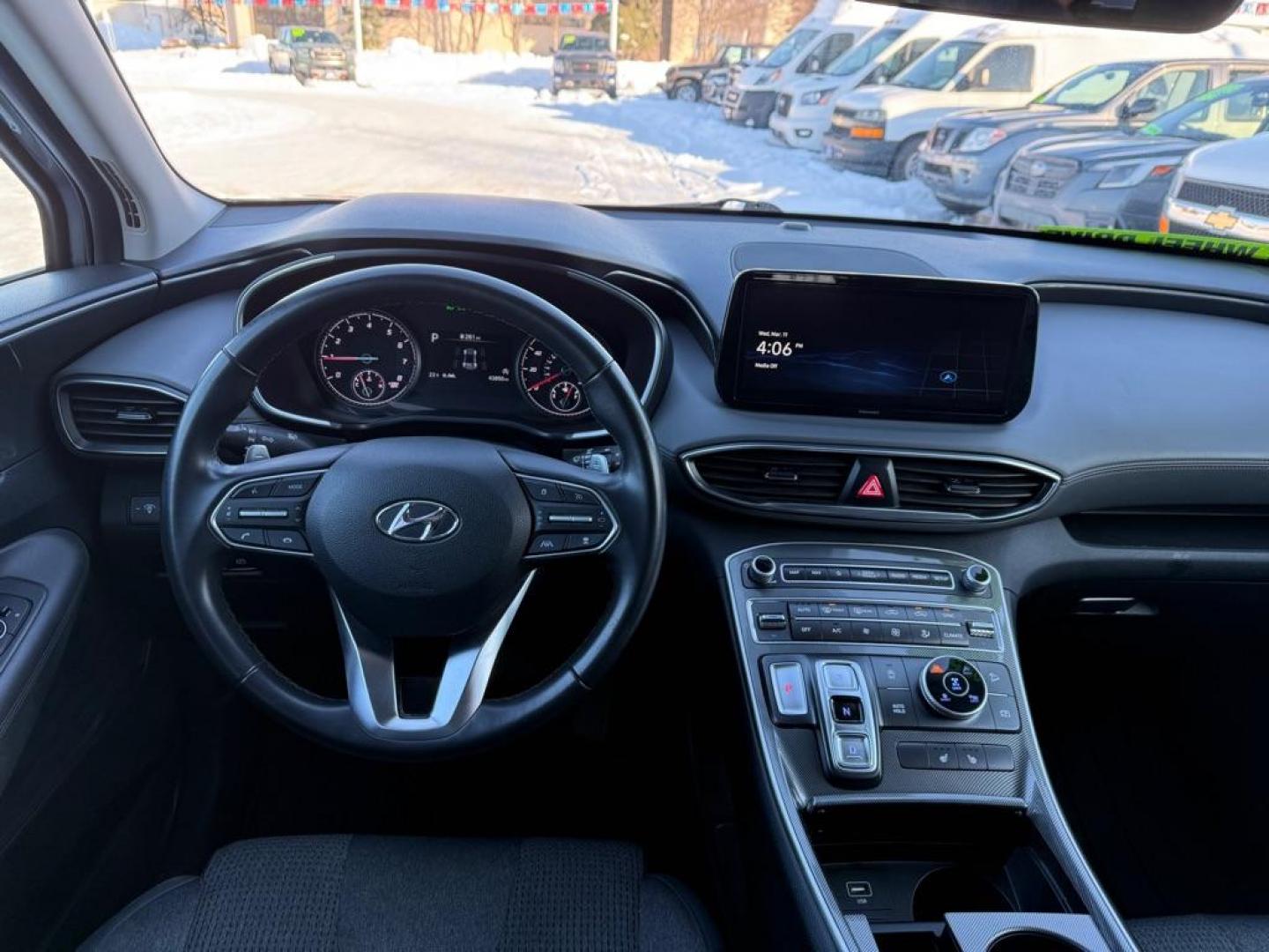 2023 SILVER HYUNDAI SANTA FE SEL SEL (5NMS2DAJ6PH) with an 2.5L engine, Automatic transmission, located at 929 East 8th Ave, Anchorage, AK, 99501, (907) 274-2277, 61.214783, -149.866074 - Photo#4