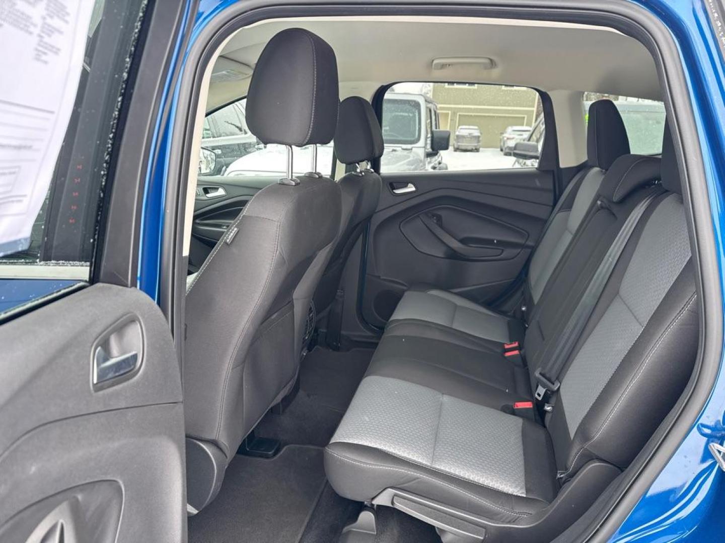 2017 BLUE FORD ESCAPE SE (1FMCU9GD2HU) with an 1.5L engine, Automatic transmission, located at 929 East 8th Ave, Anchorage, AK, 99501, (907) 274-2277, 61.214783, -149.866074 - Photo#3