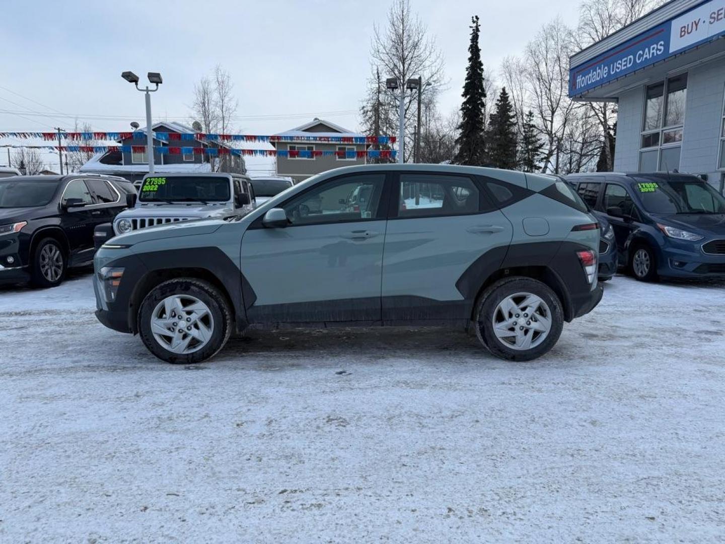2024 GREEN HYUNDAI KONA SE (KM8HACAB1RU) with an 2.0L engine, Continuously Variable transmission, located at 929 East 8th Ave, Anchorage, AK, 99501, (907) 274-2277, 61.214783, -149.866074 - Photo#3