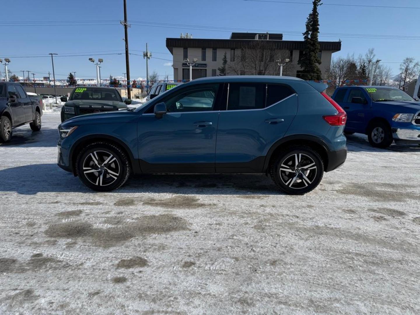 2023 BLUE VOLVO XC40 PLUS (YV4L12UE8P2) with an 2.0L engine, Automatic transmission, located at 929 East 8th Ave, Anchorage, AK, 99501, (907) 274-2277, 61.214783, -149.866074 - Photo#1