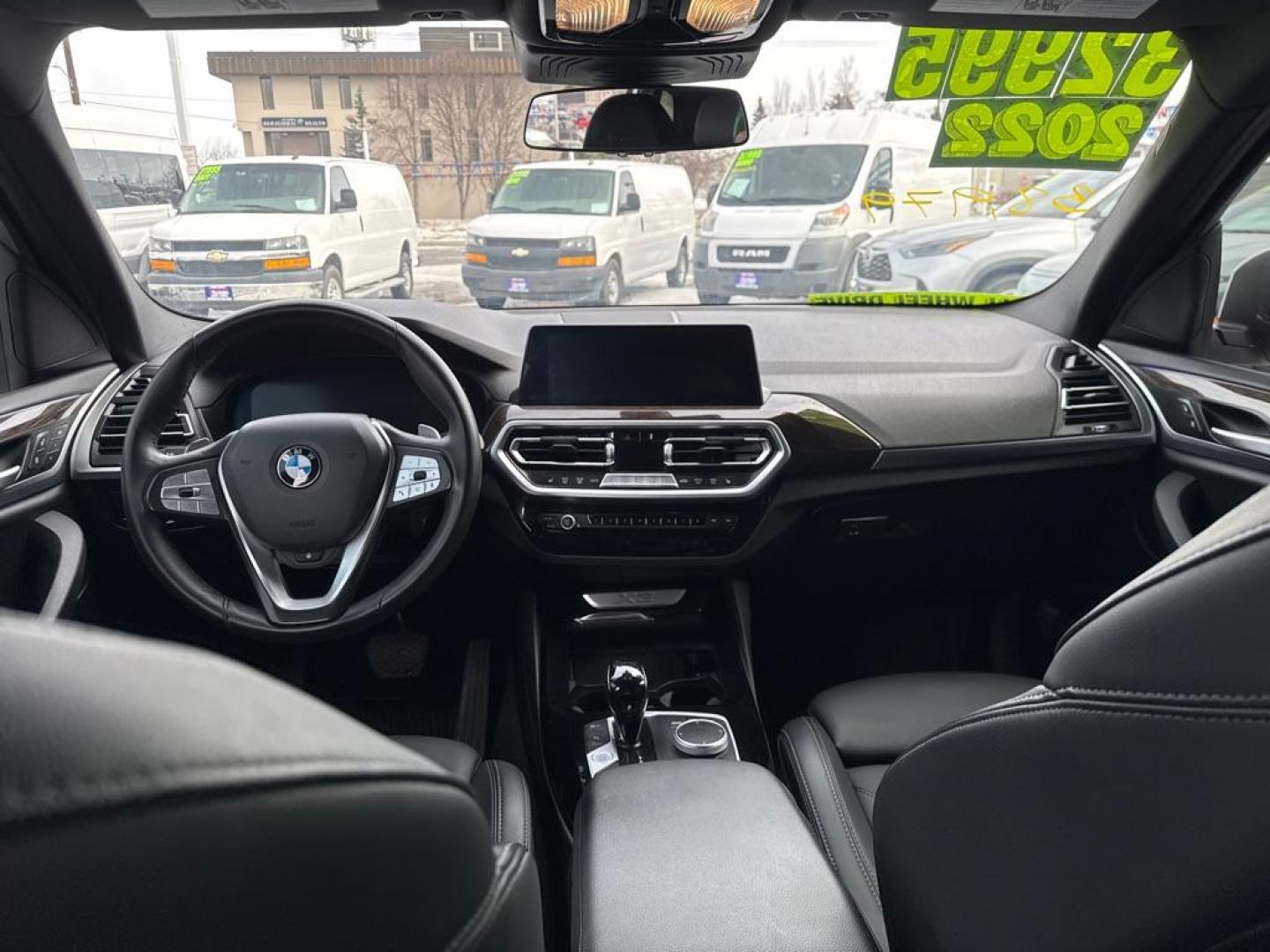 2022 WHITE BMW X3 XDRIVE30I (5UX53DP06N9) with an 2.0L engine, Automatic transmission, located at 929 East 8th Ave, Anchorage, AK, 99501, (907) 274-2277, 61.214783, -149.866074 - Photo#4