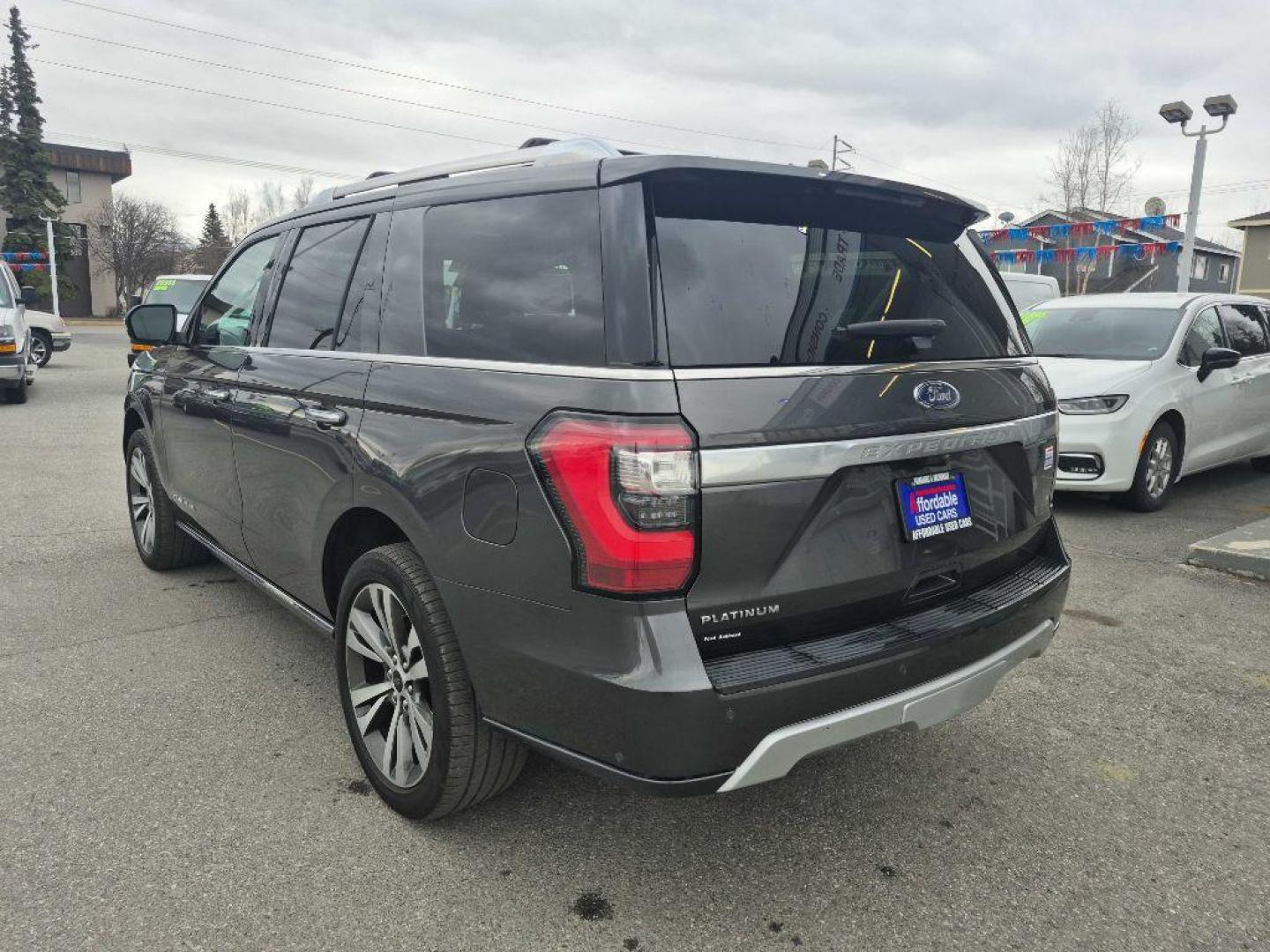 2020 FORD EXPEDITION PLATINUM (1FMJU1MT3LE) with an 3.5L engine, Automatic transmission, located at 929 East 8th Ave, Anchorage, AK, 99501, (907) 274-2277, 61.214783, -149.866074 - Photo#2