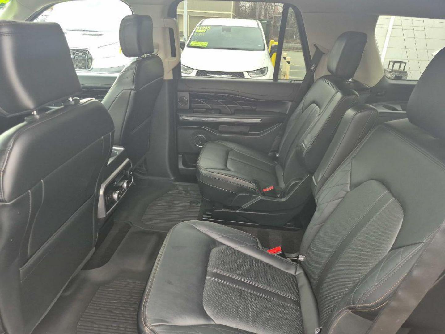 2020 FORD EXPEDITION PLATINUM (1FMJU1MT3LE) with an 3.5L engine, Automatic transmission, located at 929 East 8th Ave, Anchorage, AK, 99501, (907) 274-2277, 61.214783, -149.866074 - Photo#3