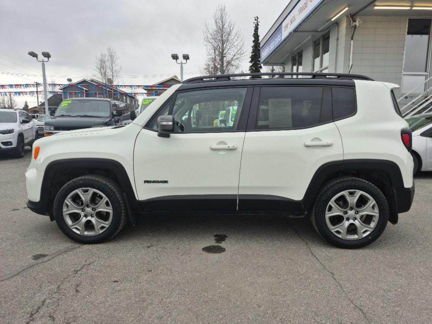 2020 WHITE JEEP RENEGADE LIMITED (ZACNJBD16LP) with an 1.3L engine, Automatic transmission, located at 929 East 8th Ave, Anchorage, AK, 99501, (907) 274-2277, 61.214783, -149.866074 - Photo#1