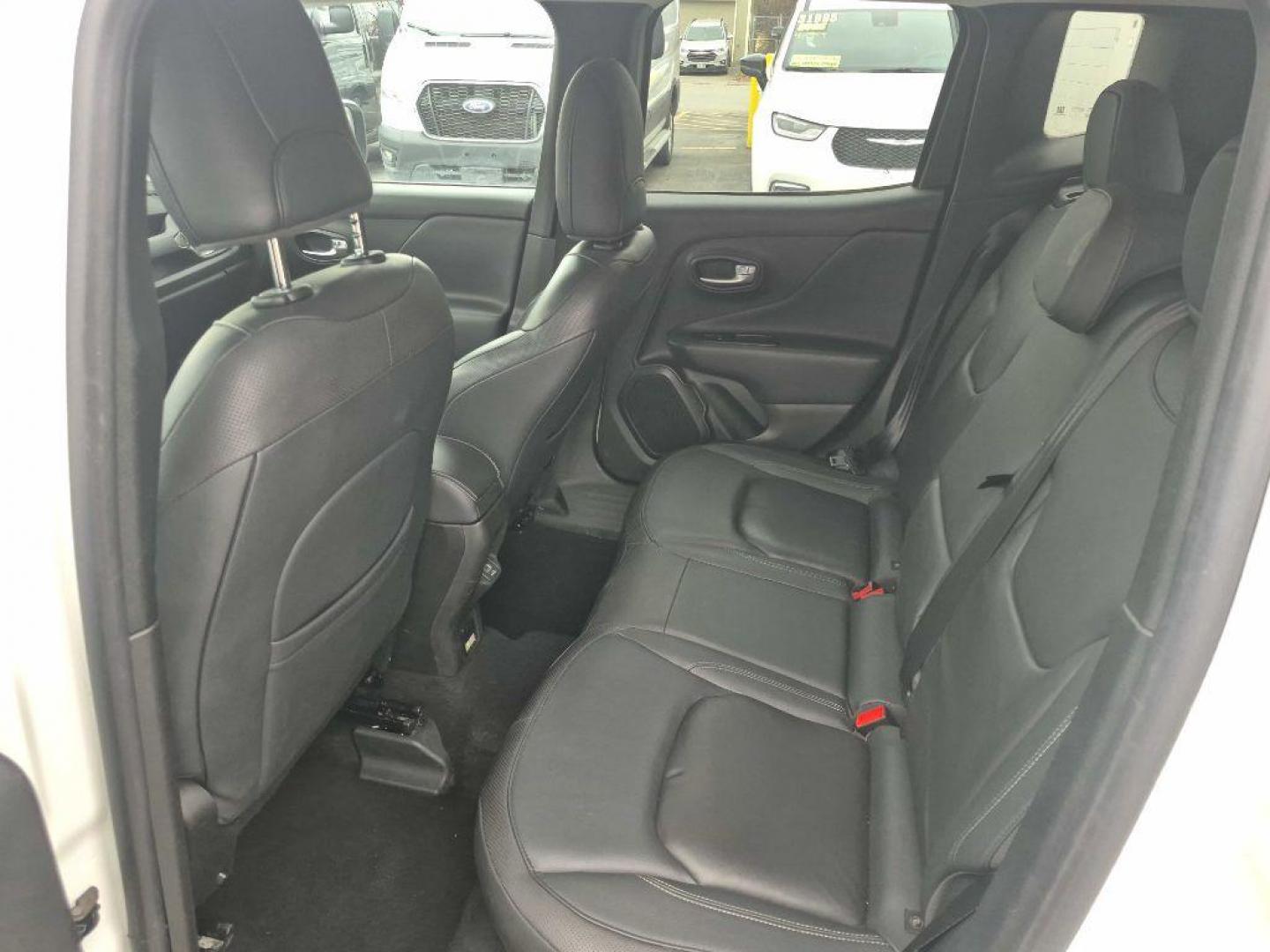 2020 WHITE JEEP RENEGADE LIMITED (ZACNJBD16LP) with an 1.3L engine, Automatic transmission, located at 929 East 8th Ave, Anchorage, AK, 99501, (907) 274-2277, 61.214783, -149.866074 - Photo#3
