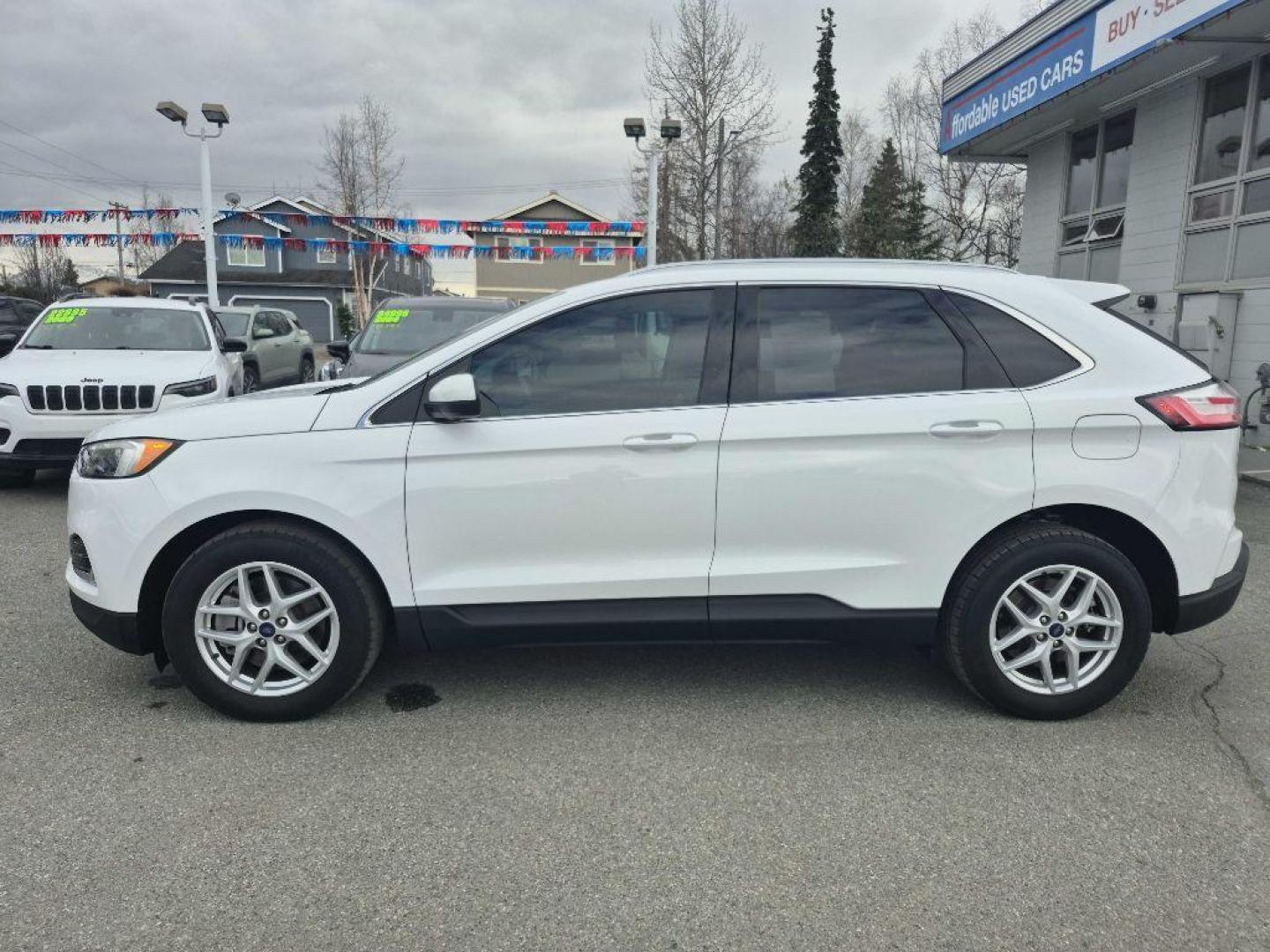 2022 WHITE FORD EDGE SEL SEL (2FMPK4J99NB) with an 2.0L engine, Automatic transmission, located at 929 East 8th Ave, Anchorage, AK, 99501, (907) 274-2277, 61.214783, -149.866074 - Photo#1