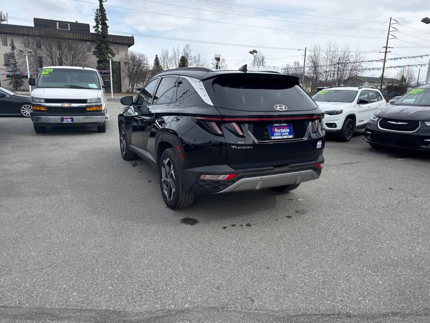 2022 BLACK HYUNDAI TUCSON LMTD LIMITED (5NMJECAE8NH) with an 2.5L engine, Automatic transmission, located at 929 East 8th Ave, Anchorage, AK, 99501, (907) 274-2277, 61.214783, -149.866074 - Photo#2
