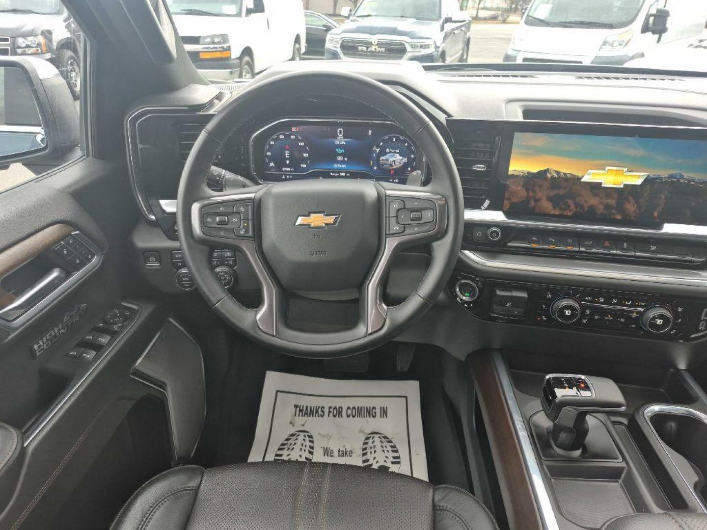 2024 BLUE CHEVROLET SILVERADO 1500 HIGH COUNTRY (2GCUDJEDXR1) with an 5.3L engine, Automatic transmission, located at 929 East 8th Ave, Anchorage, AK, 99501, (907) 274-2277, 61.214783, -149.866074 - Photo#4