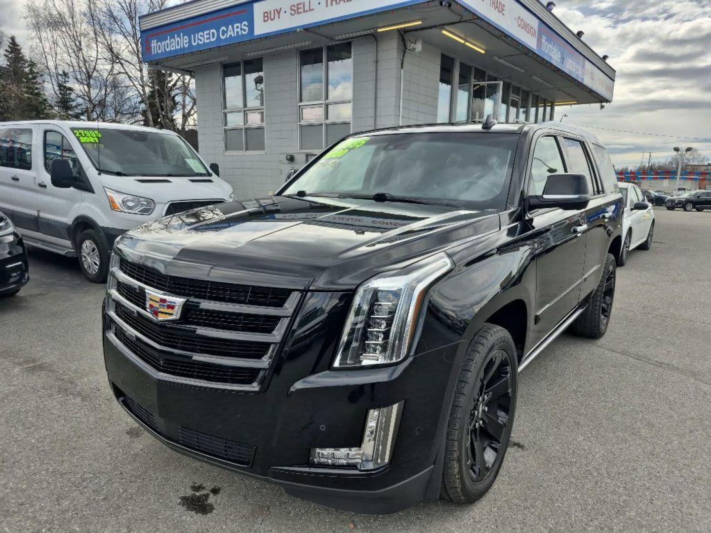 2020 CADILLAC ESCALADE PREMIUM LUXURY (1GYS4CKJ5LR) with an 6.2L engine, Automatic transmission, located at 929 East 8th Ave, Anchorage, AK, 99501, (907) 274-2277, 61.214783, -149.866074 - Photo#0