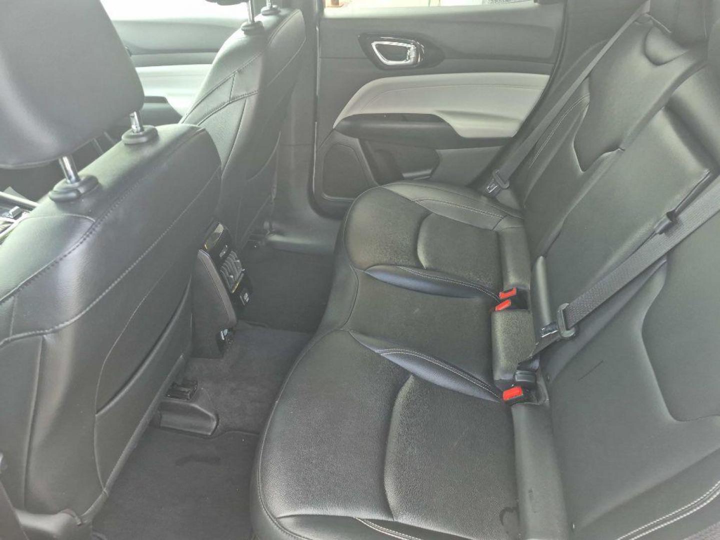 2025 SILVER JEEP COMPASS LIMITED (3C4NJDCN2ST) with an 2.0L engine, Automatic transmission, located at 929 East 8th Ave, Anchorage, AK, 99501, (907) 274-2277, 61.214783, -149.866074 - Photo#3
