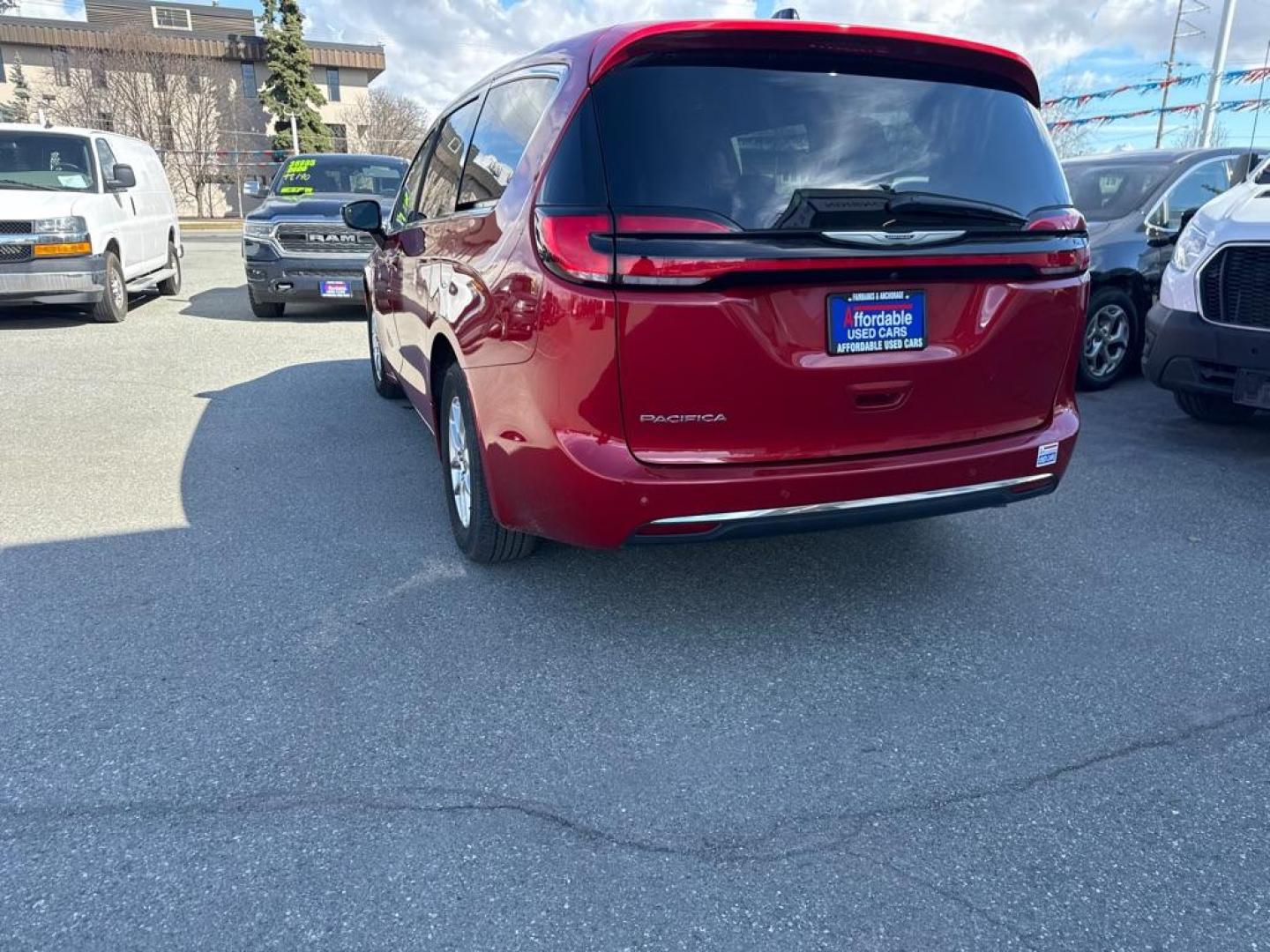 2025 RED CHRYSLER PACIFICA SELECT (2C4RC1BGXSR) with an 3.6L engine, Automatic transmission, located at 929 East 8th Ave, Anchorage, AK, 99501, (907) 274-2277, 61.214783, -149.866074 - Photo#4