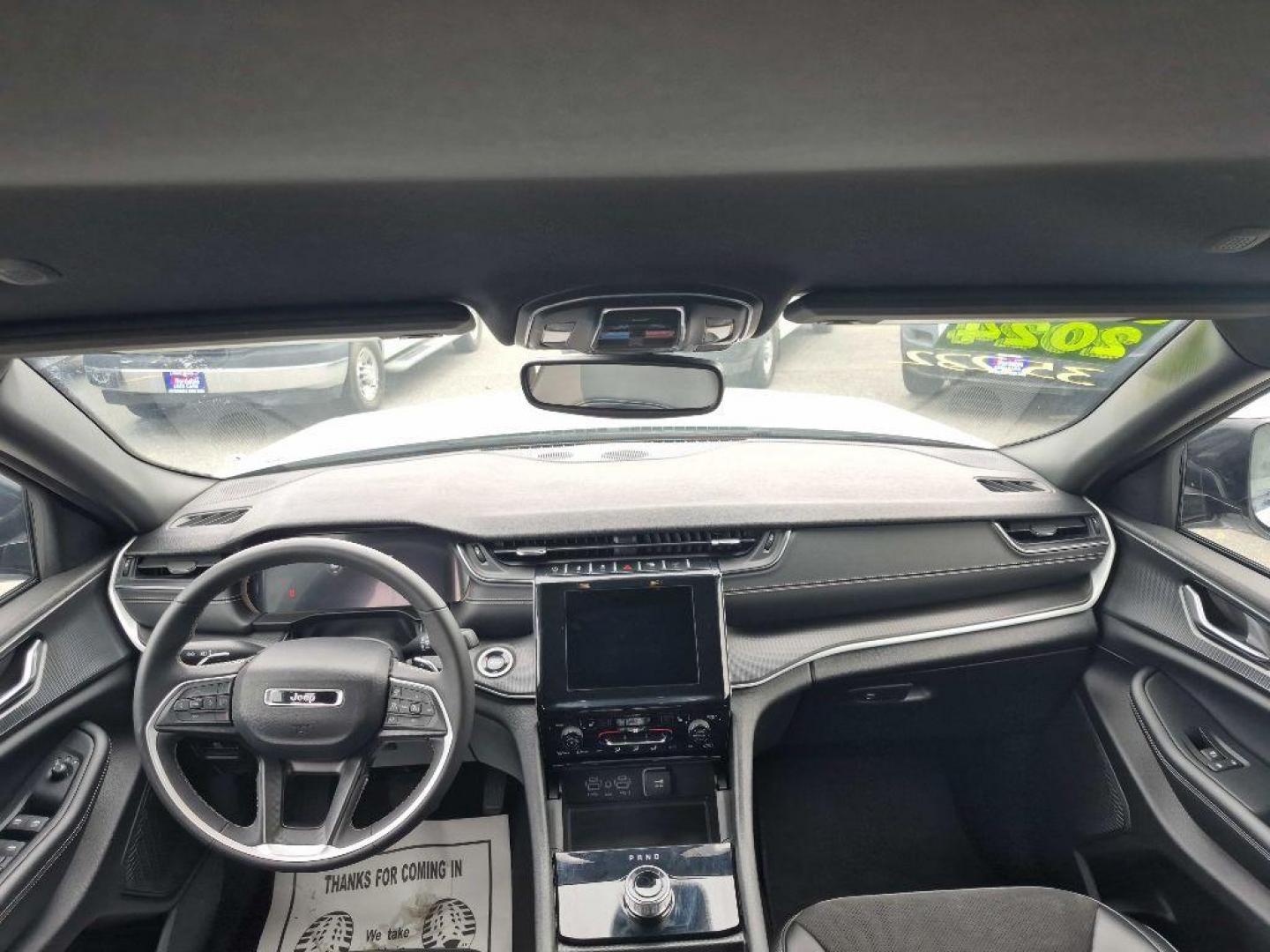 2024 WHITE JEEP GRAND CHEROKEE LAREDO (1C4RJHAGXR8) with an 3.6L engine, Automatic transmission, located at 929 East 8th Ave, Anchorage, AK, 99501, (907) 274-2277, 61.214783, -149.866074 - Photo#4