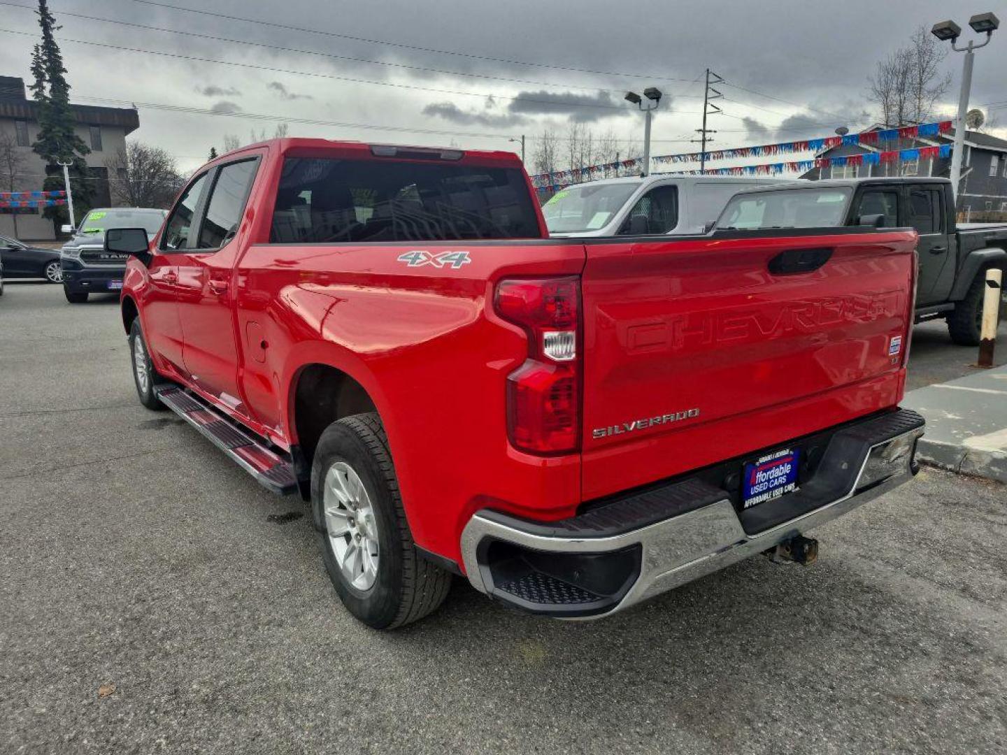 2024 RED CHEVROLET SILVERADO 1500 LT (1GCUDDED8RZ) with an 5.3L engine, Automatic transmission, located at 929 East 8th Ave, Anchorage, AK, 99501, (907) 274-2277, 61.214783, -149.866074 - Photo#2
