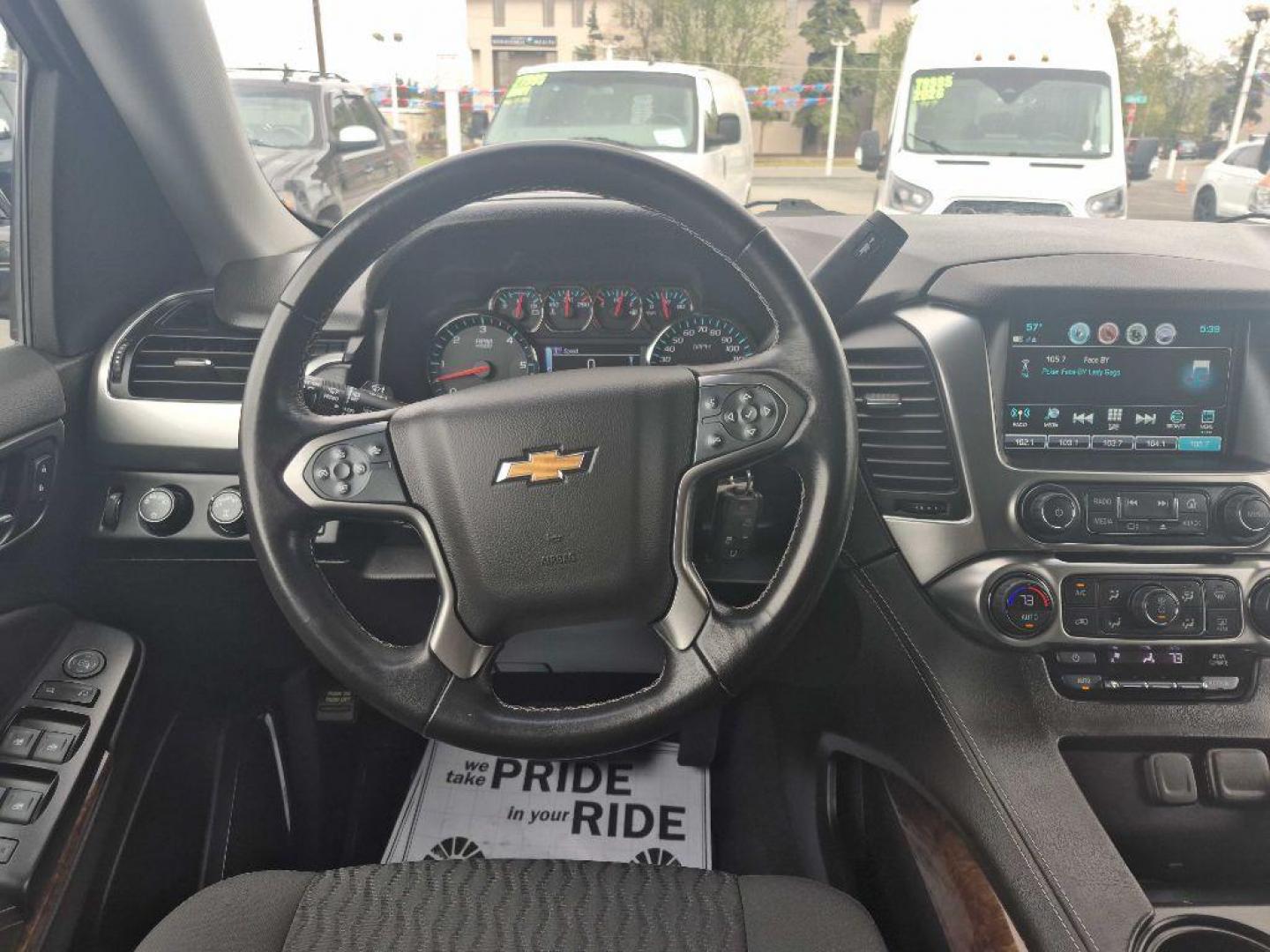 2019 BLUE CHEVROLET SUBURBAN 1500 LS (1GNSKGKC5KR) with an 5.3L engine, Automatic transmission, located at 929 East 8th Ave, Anchorage, AK, 99501, (907) 274-2277, 61.214783, -149.866074 - Photo#4