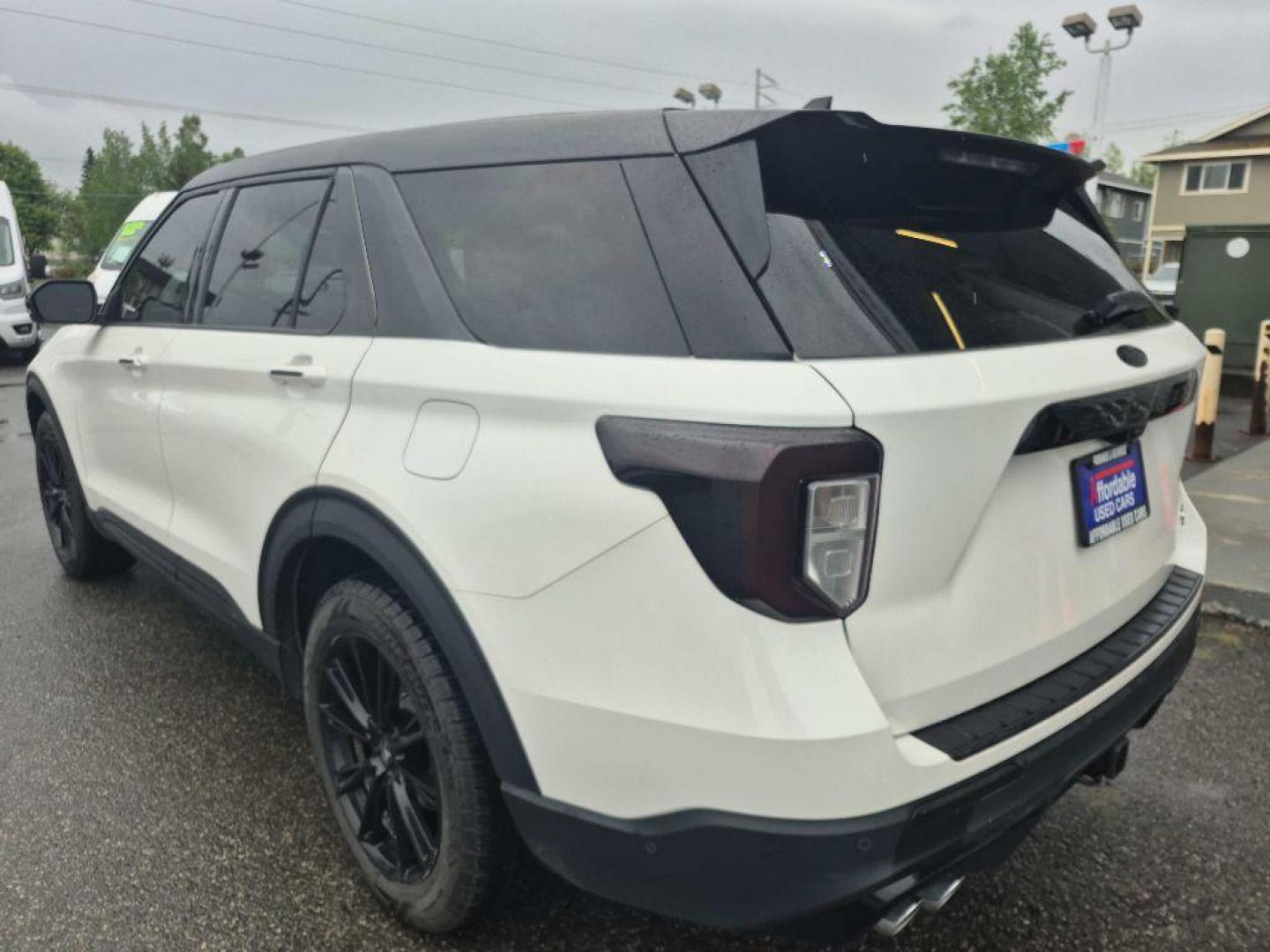 2021 WHITE FORD EXPLORER ST (1FM5K8GC1MG) with an 3.0L engine, Automatic transmission, located at 929 East 8th Ave, Anchorage, AK, 99501, (907) 274-2277, 61.214783, -149.866074 - Photo#2